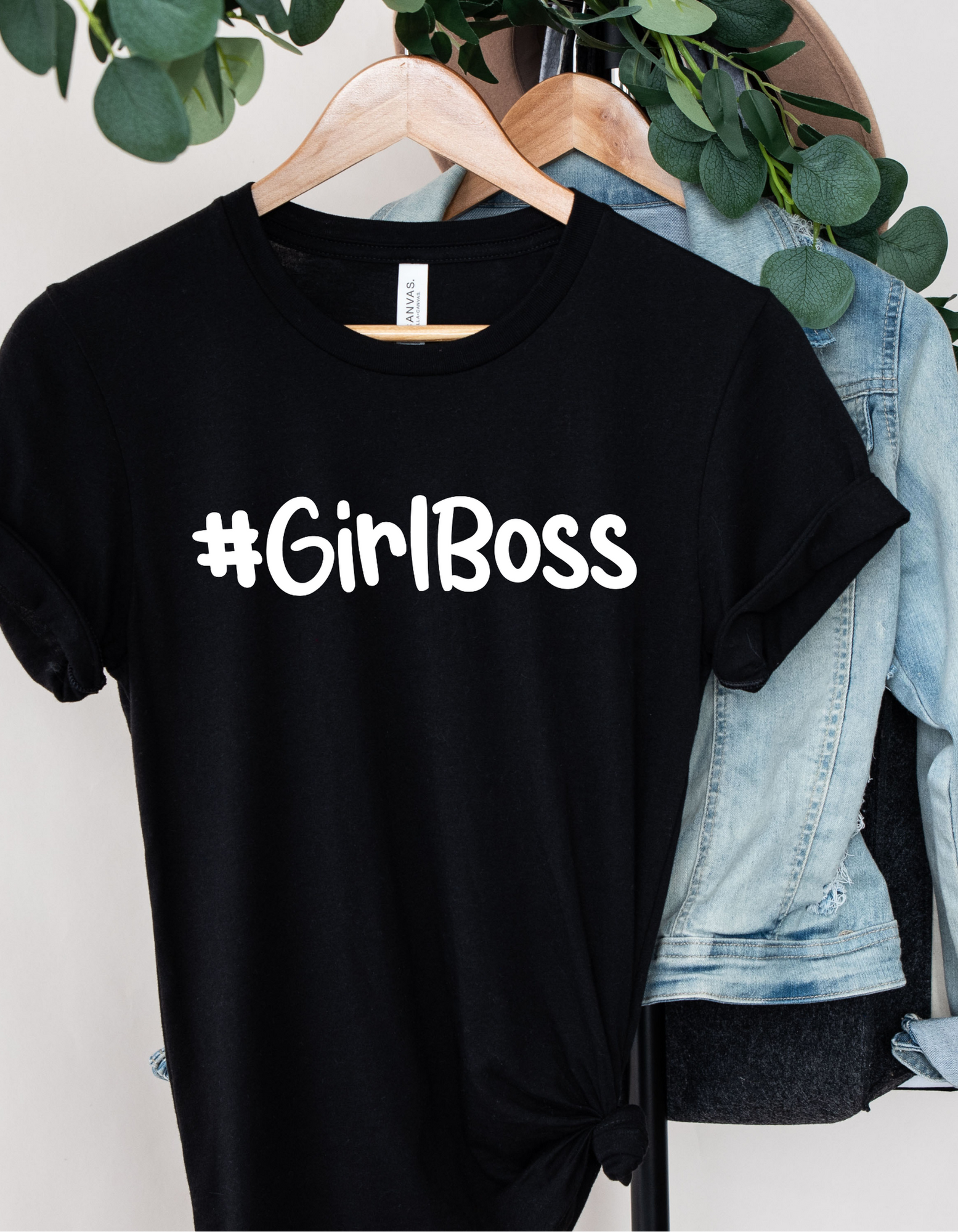 #GirlBoss Women's Short Sleeve Graphic Tee