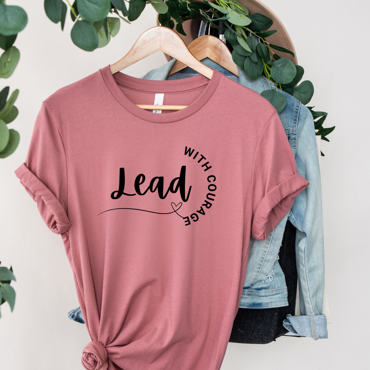 Lead with courage Women’s Short Sleeve Graphic T-shirt